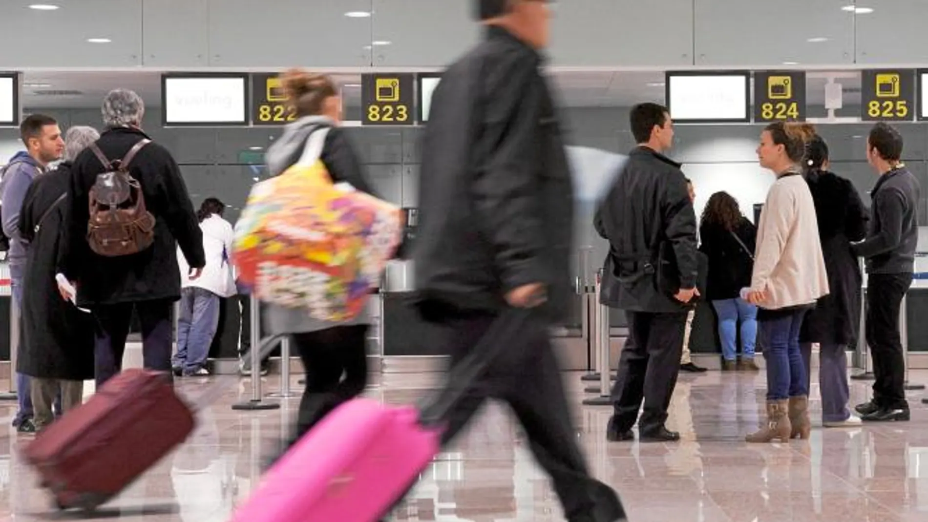 Canarias deja de ser el destino idílico por la falta de vuelos desde El Prat