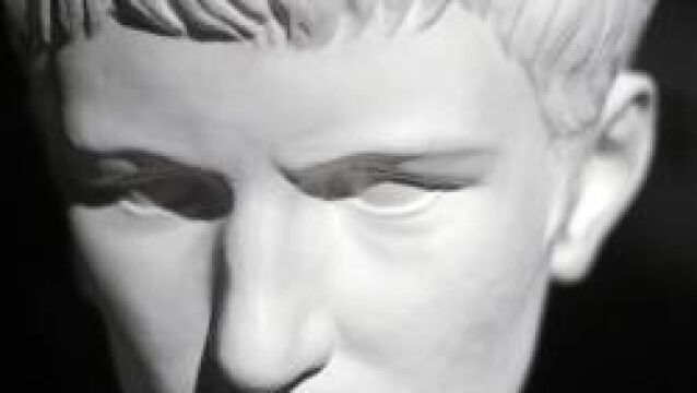 Escultura de Calígula, emperador romano