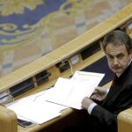 El presidente del Gobierno, José Luis Rodríguez Zapatero, durante la sesión de control al Gobierno, esta tarde en el Senado