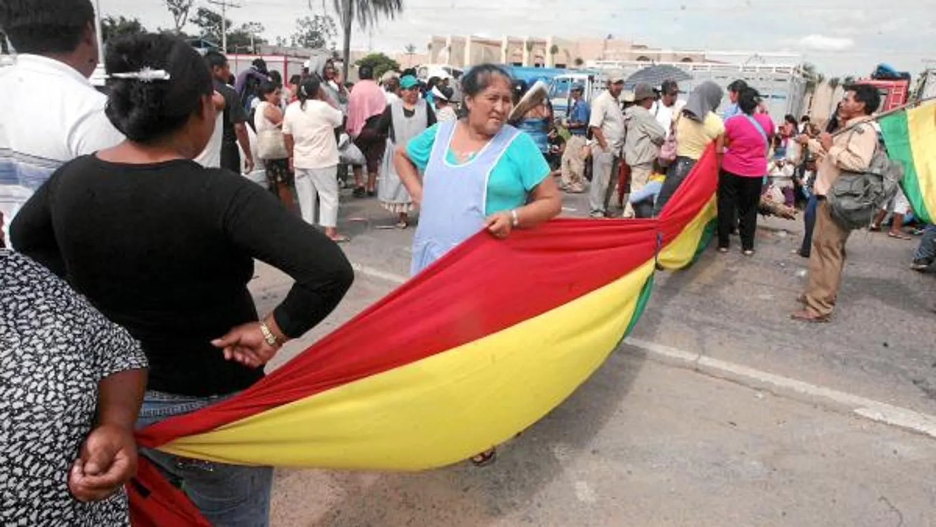 Las protestas por la subida del precio de los alimentos y los hidrocarburos han marcado el inicio de 2011 para Evo Morales