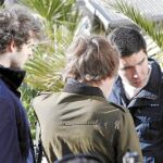 Los amigos de Álvaro Ussía se personaron ayer en la Audiencia Provincial para presenciar el juicio