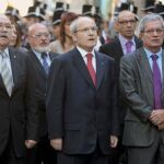 Montilla y sus consellers hacen la ofrenda floral de la Diada en silencio
