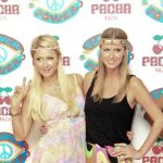 Paris y Nicky Hilton en la fiesta FlowerPower en Ibiza