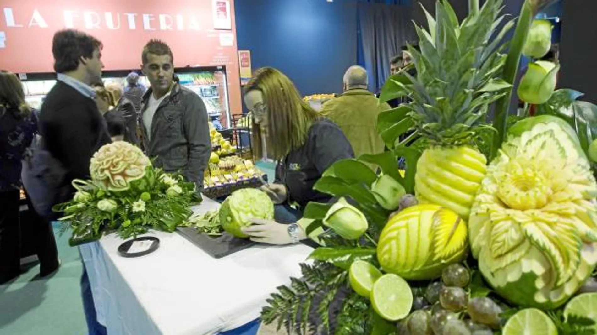 Un taller de decoración de frutas ayudará a mejorar las presentaciones