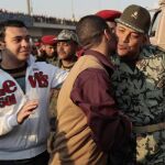 Egipto vuelve a la normalidad bajo la tutela del Ejército