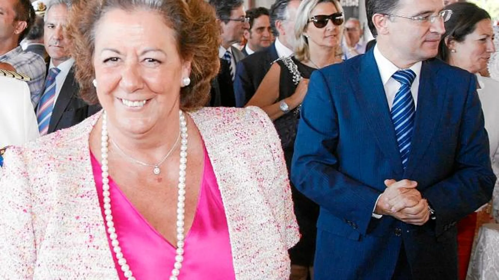 La alcaldesa Rita Barberá, y el conseller Serafín Castellano, ayer