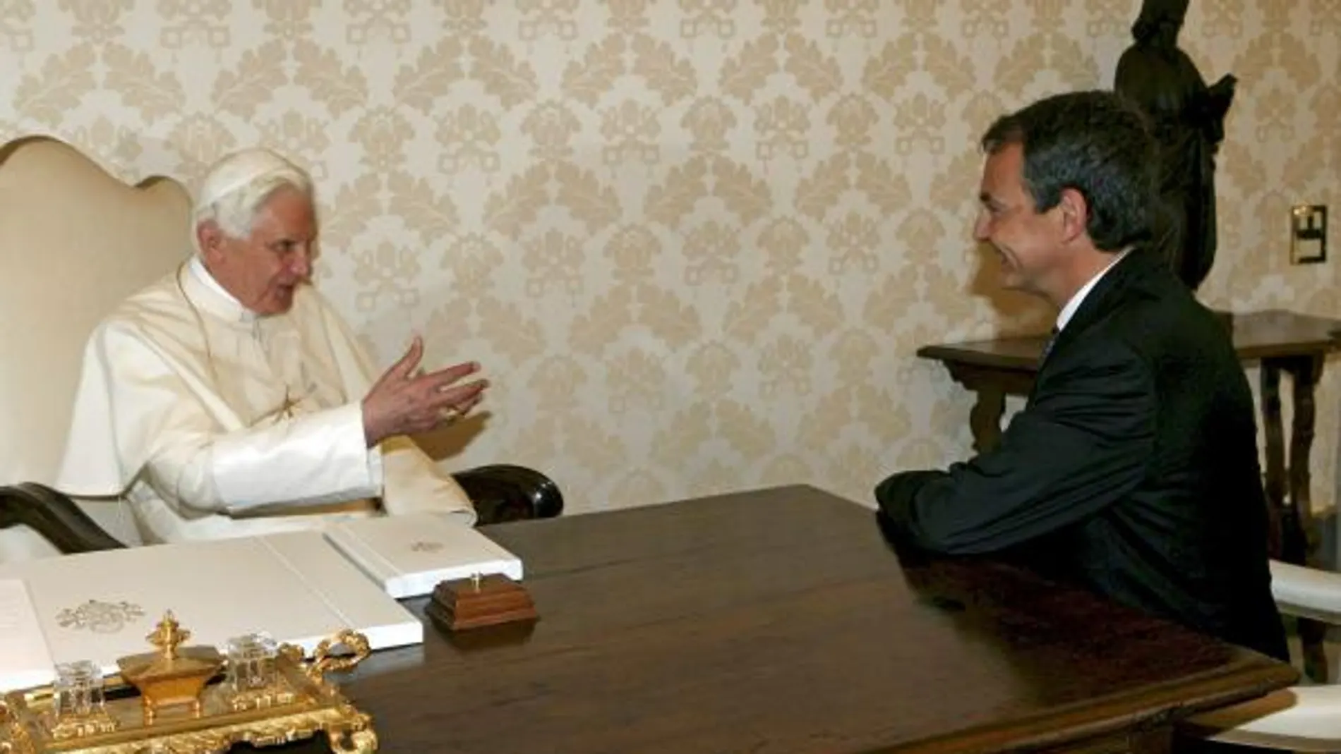 Zapatero con Benedicto XVI