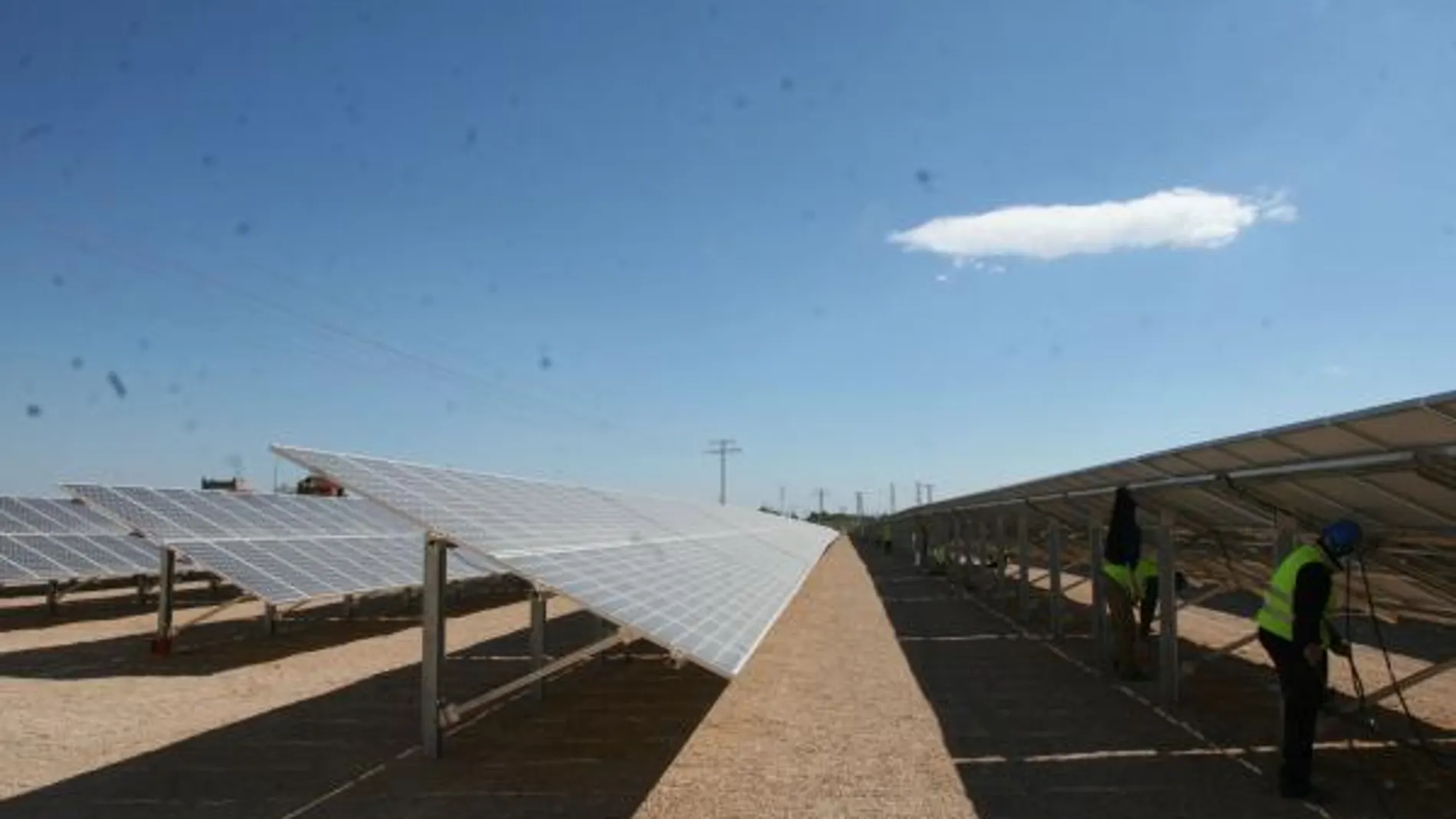 El Congreso subleva al sector fotovoltaico con al aprobar el decreto eléctrico