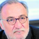 El Director General de Tráfico, Pere Navarro, destaca que su despacho es más bien «normal, tirando a corriente»