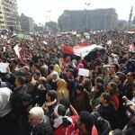 Miles de egipcios se concentran en la plaza Tahrir, el corazón de El Cairo, para exigir la renuncia del régimen del presidente Hosni Mubarak, en el séptimo día de manifestaciones contra el mandatario