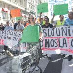 «La basura es lo único que tenemos, no nos la quitéis». Los lemas reflejaron ayer en Madrid la indignación por la ley aprobada en el Congreso