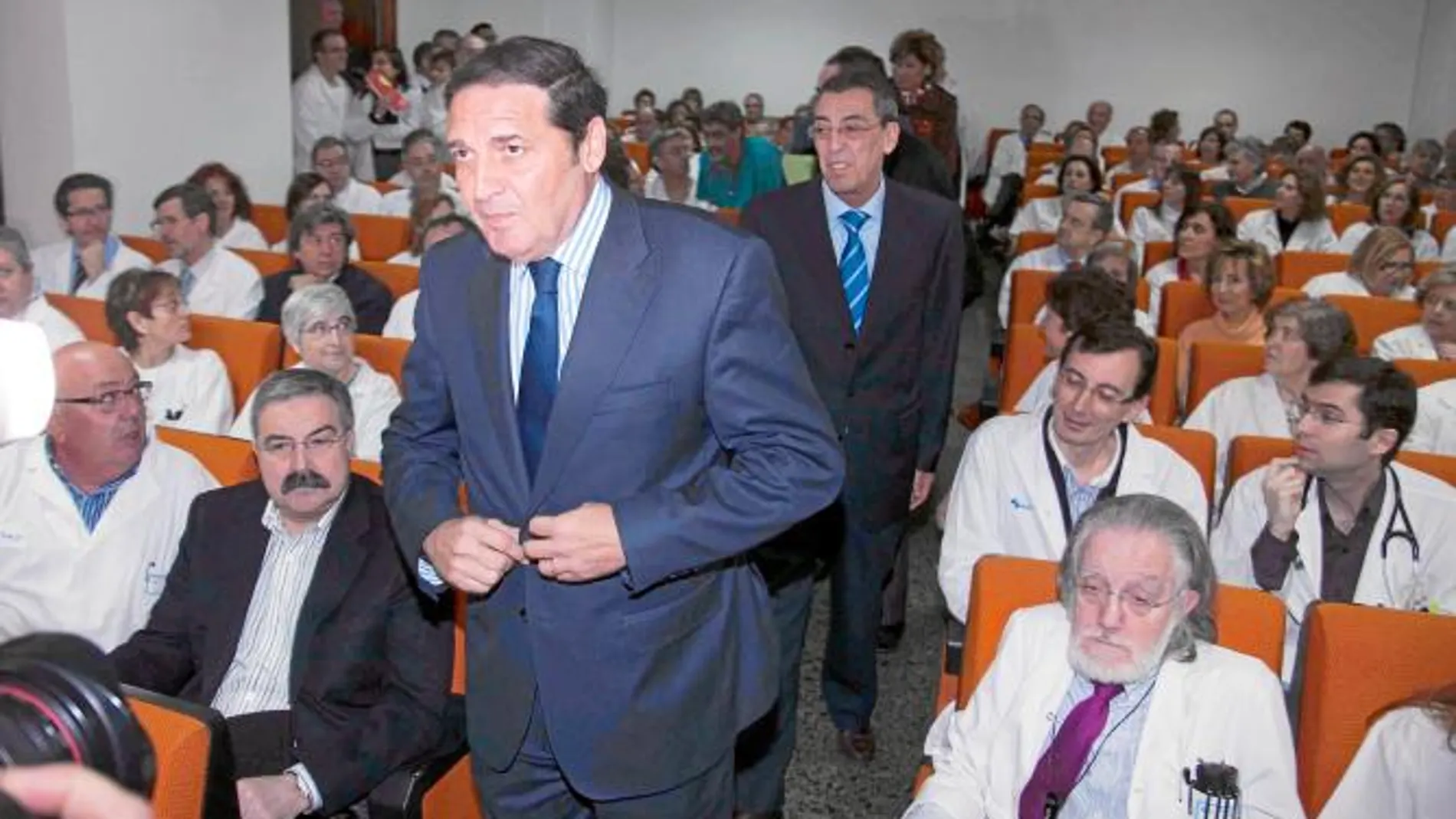 Suprimir peonadas y sustituciones en Sanidad permitirá ahorrar 30 millones