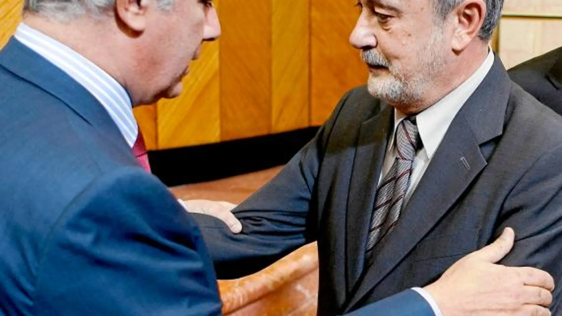 Javier Arenas y José Antonio Griñán, en el Parlamento