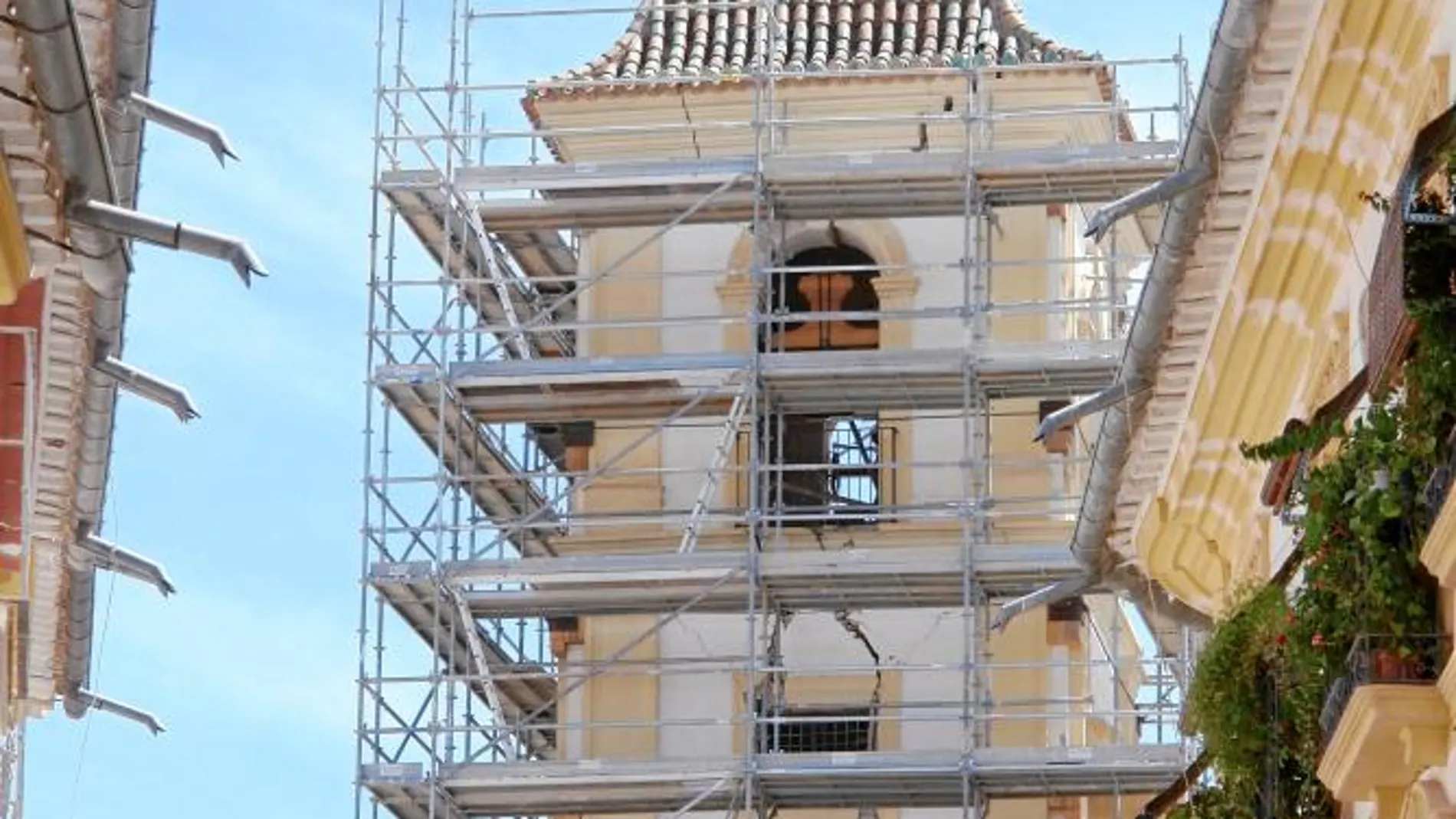 La iglesia San Francisco de Lorca tuvo que ser apuntalada para evitar que parte de su estructura se derrumbase