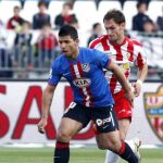 El «Kun» marcó dos grandes goles en Almería