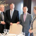 El consejero de Fomento, Antonio Silván, con Agustín Hernández, entre otros, en el Círculo de Empresarios