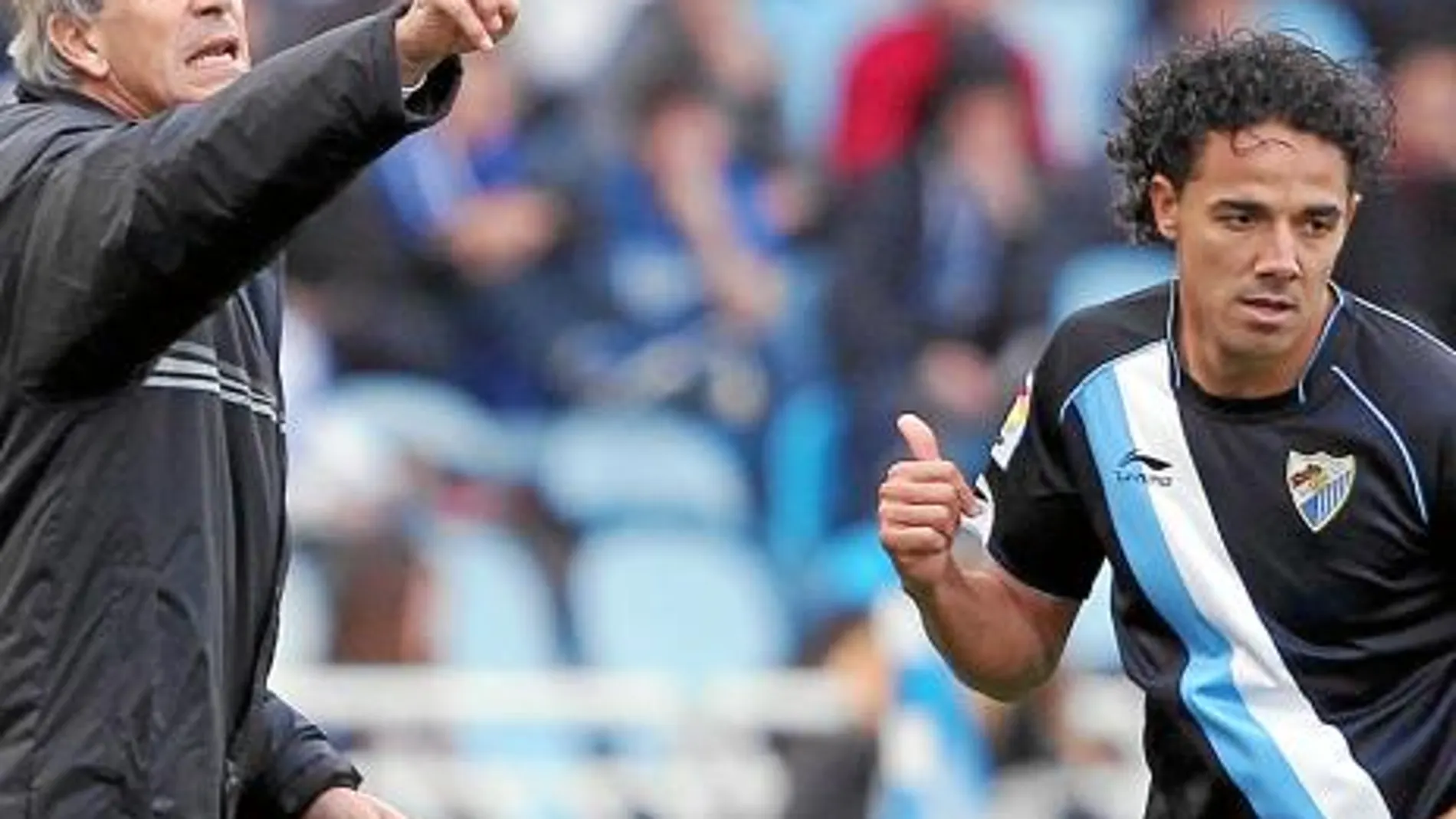 PELLEGRINI da instrucciones de Weligton en el partido de ayer