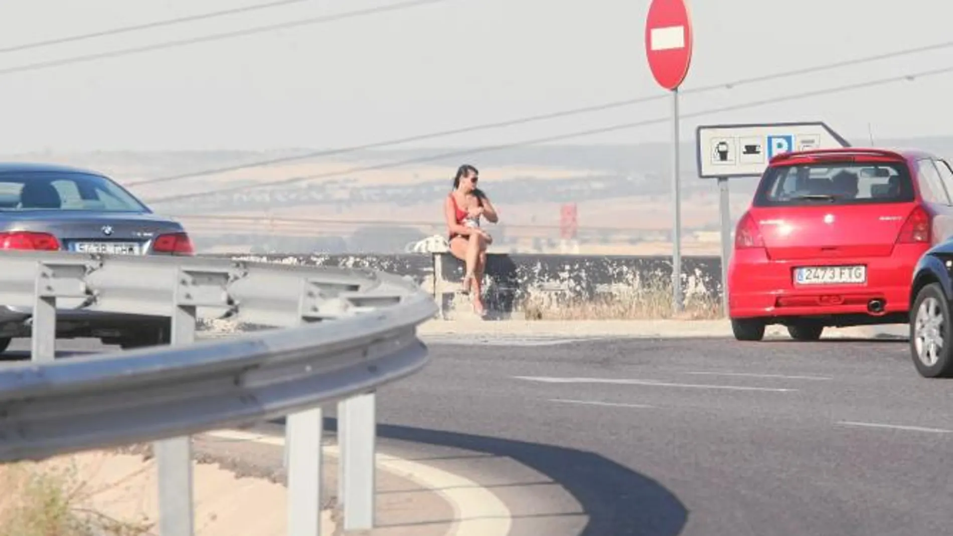 Cataluña asedia a la prostitución como paso previo a su abolición
