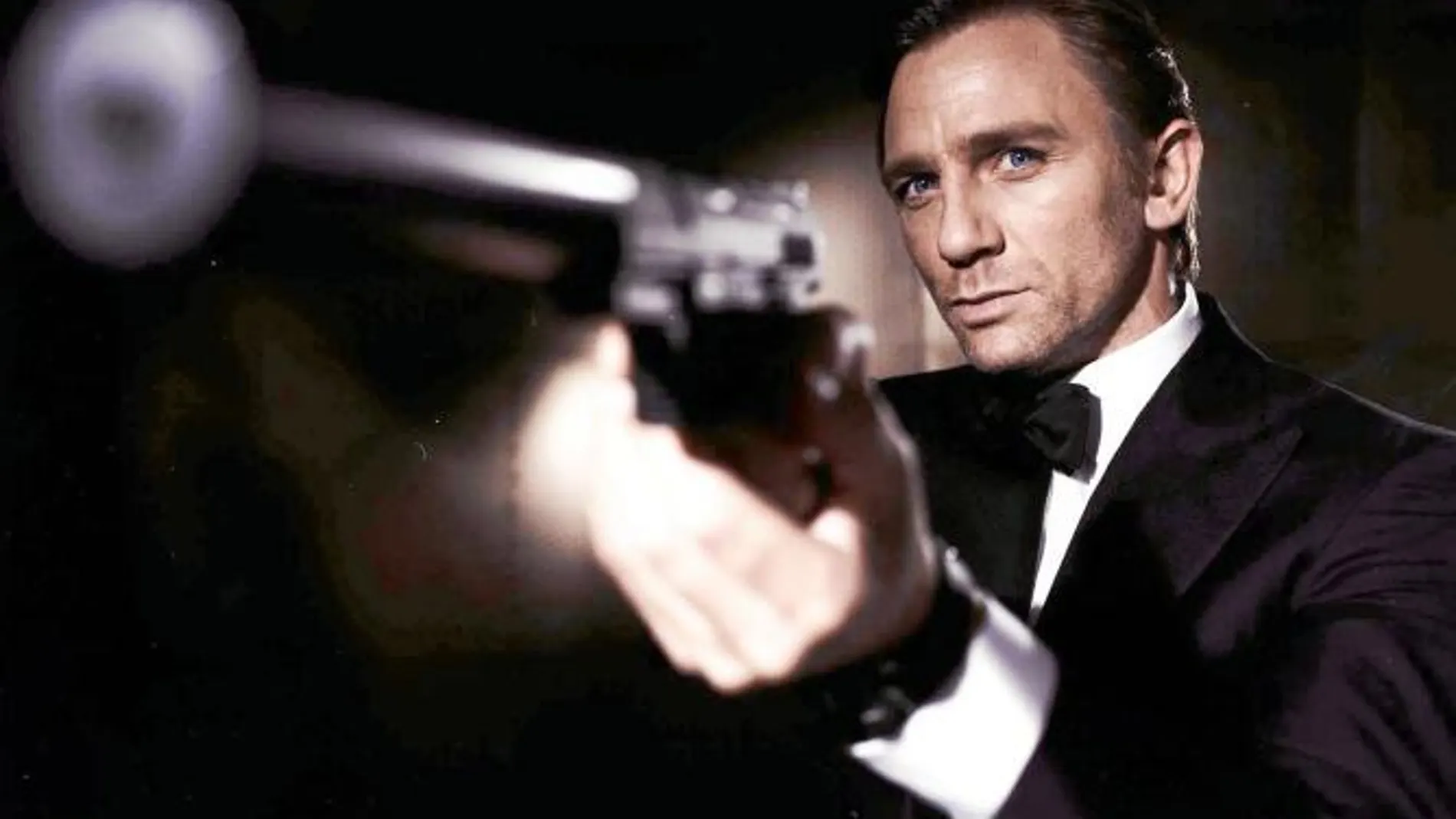 Modernizarse. El primer cambio de imagen del espía lo dio el cine, al sustituir a Pierce Brosnan por Daniel Craig (en la fotografía)