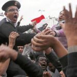 Un grupo de policías egipcios se manifiesta en las calles de la capital, El Cairo