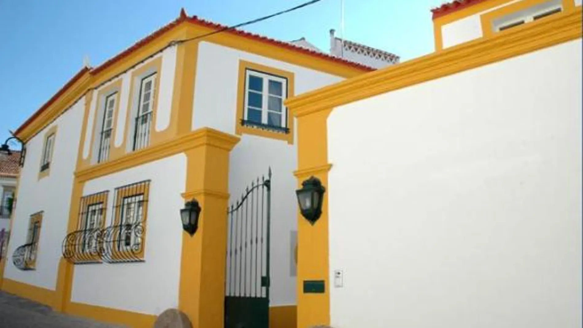 Fachada del hotel