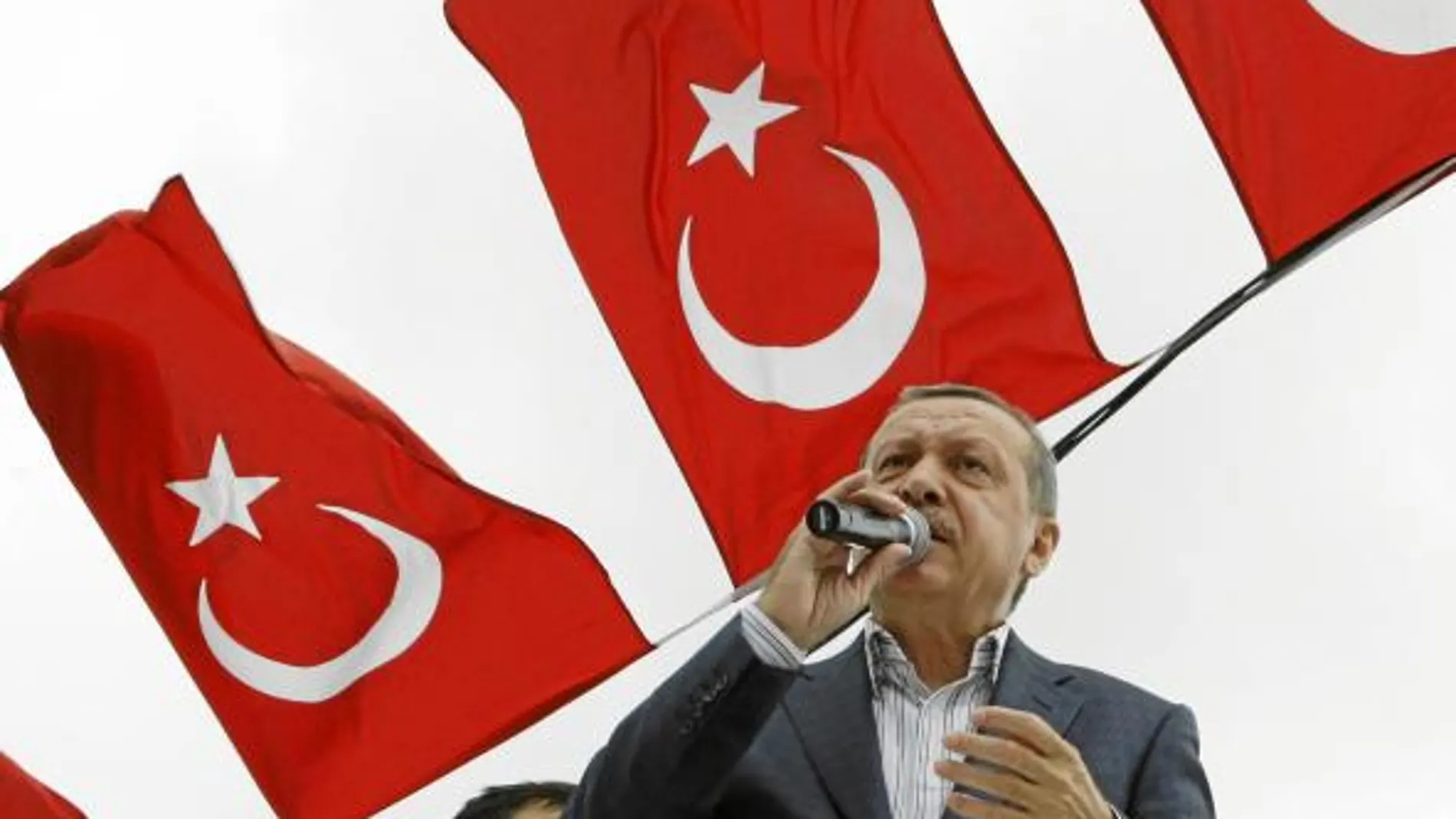 Clara victoria del islamista Erdogan sobre el Ejército