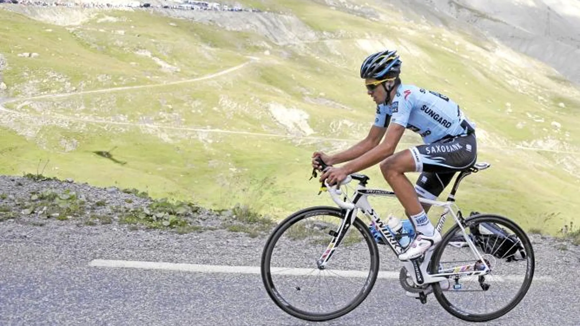 Contador cedió ante el empuje de Andy Schleck en el Galibier