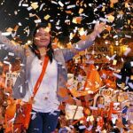 Fujimori saluda a sus seguidores en Trujillo