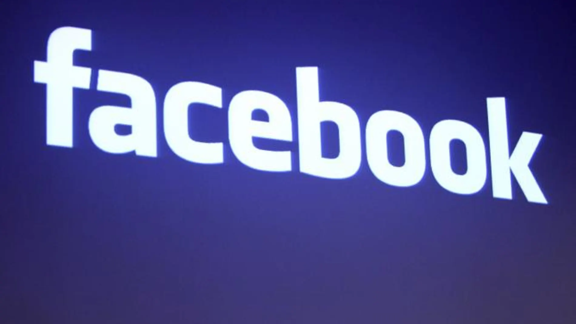 La empleada se conectaba a Facebook en el trabajo