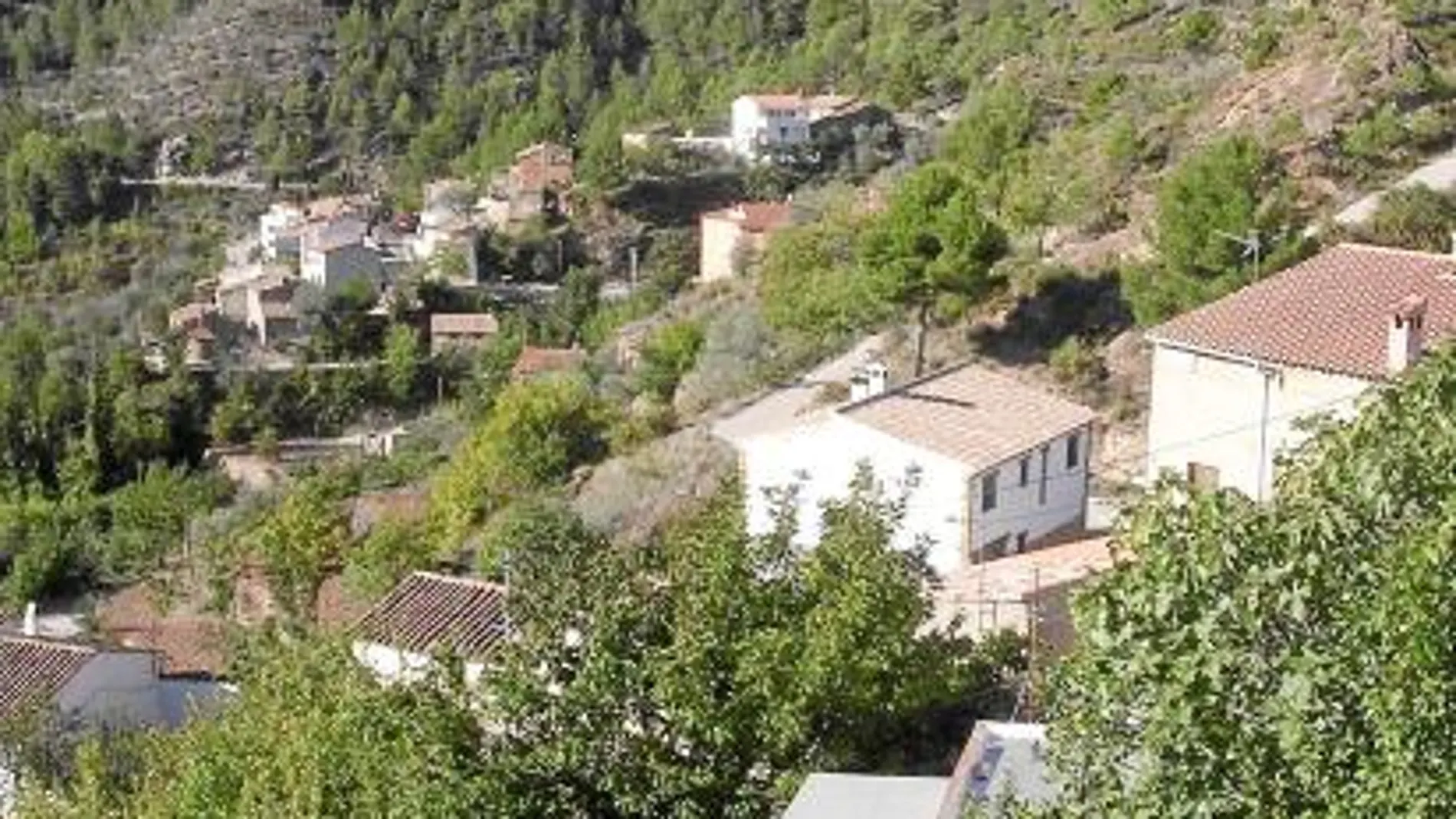 Vista de las escasas viviendas que componen la pedanía castellonense