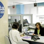 El único caso en el que podríamos intervenir para intentar acelerar el proceso es cuando vemos el mensaje “Su declaración está siendo comprobada”