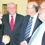 Antonio Miguel Méndez Pozo dialoga con Gómez-Navarro, Gutiérrez-Solana y Sacristán