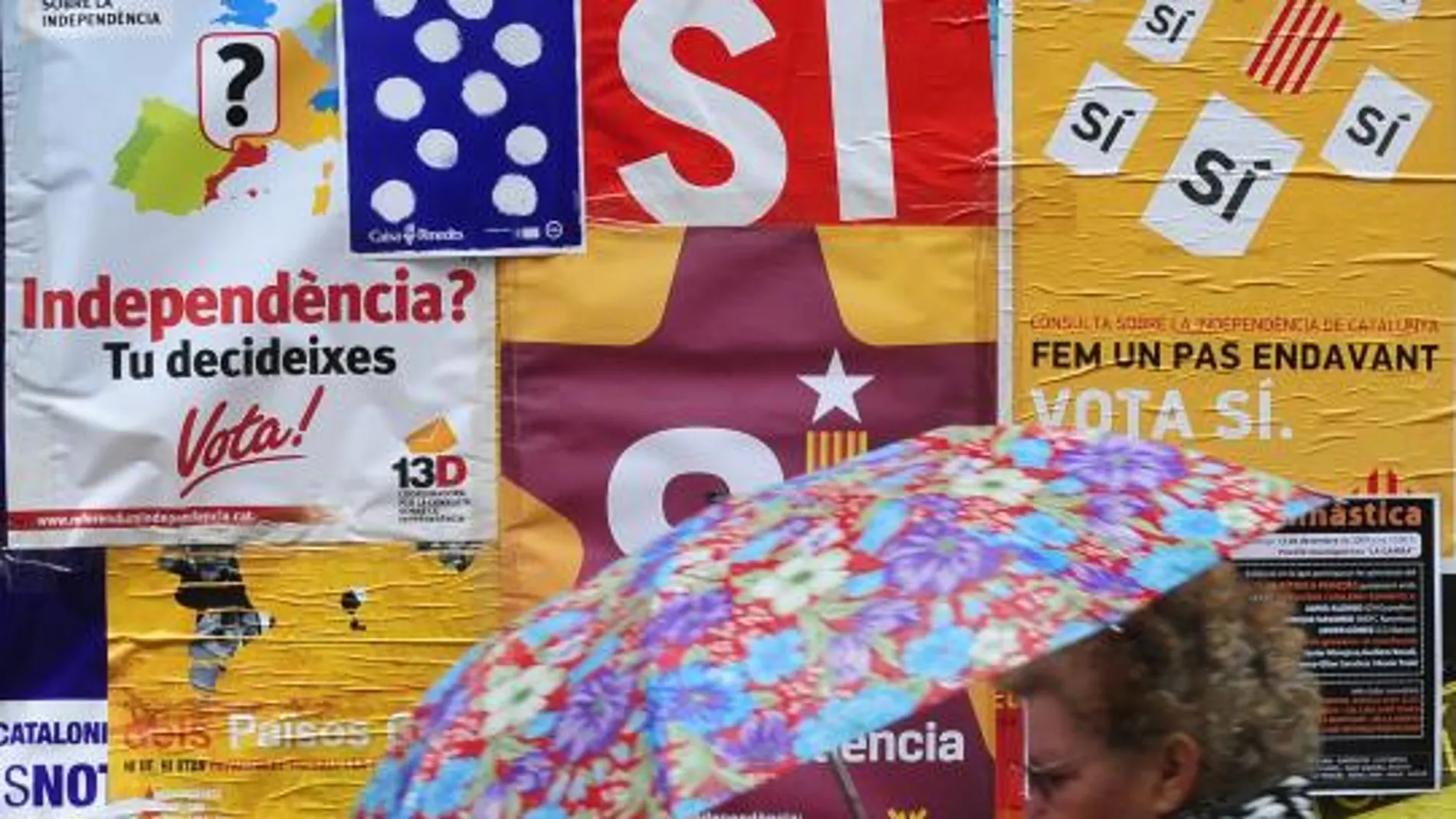El Constitucional admite el recurso del Gobierno contra las consultas populares en Cataluña