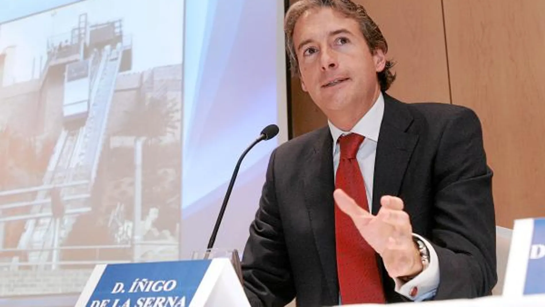 El alcalde de Santander, Íñigo de la Serna, en su ponencia