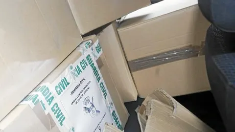 Las cajas incautadas ayer por la Guardia Civil en la SGAE