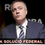 Navarro apostó por el referéndum en una conferencia que ofreció por la tarde en Barcelona rodeado de cargos socialistas