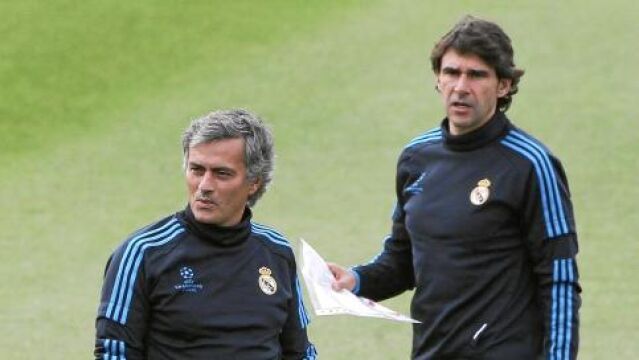 José Mourinho y Aitor Karanka supervisan el entrenamiento de ayer