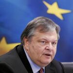 La quita ahorrará a Atenas 4.500 millones al año, según Evangelos Venizelos, ministro de Finanzas griego