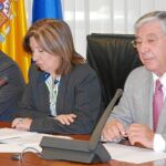 Martín Quiñonero, María Ángeles Palacios y Agustín Navarrete, ayer en la Asamblea Regional