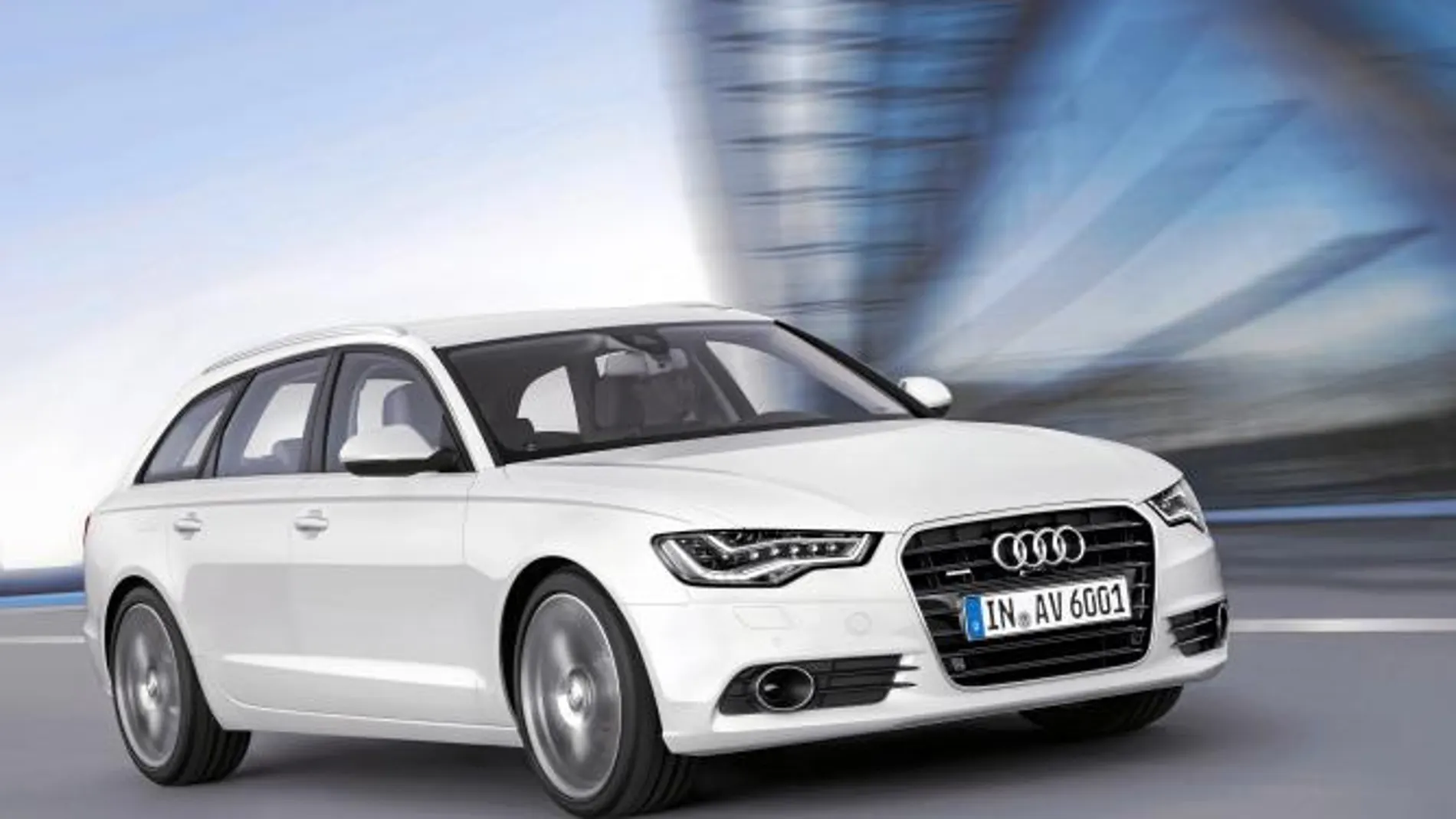 Cilindrada: 1.998 cc Potencia: 177 cv Vel. máxima: 222 Km/h Acelerac. 0-100: 9,0 s Dimensiones: 4,93/1,87/1,46 m Peso: 1.715 kg Tracción: delantera Cambio: manual 6 vel. Capac. depósito: 65 l Capac. maletero: 565 l Consumo medio: 5,0 l Precio: 41.750 eur