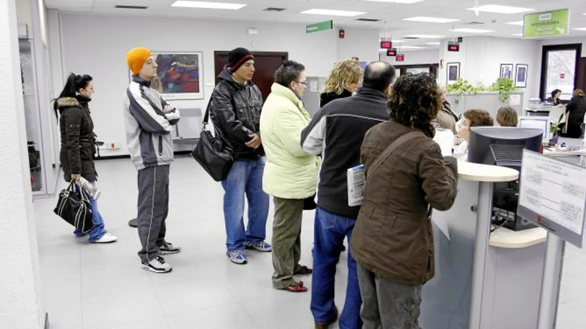 La crisis obliga a 32400 andaluces a salir al extranjero
