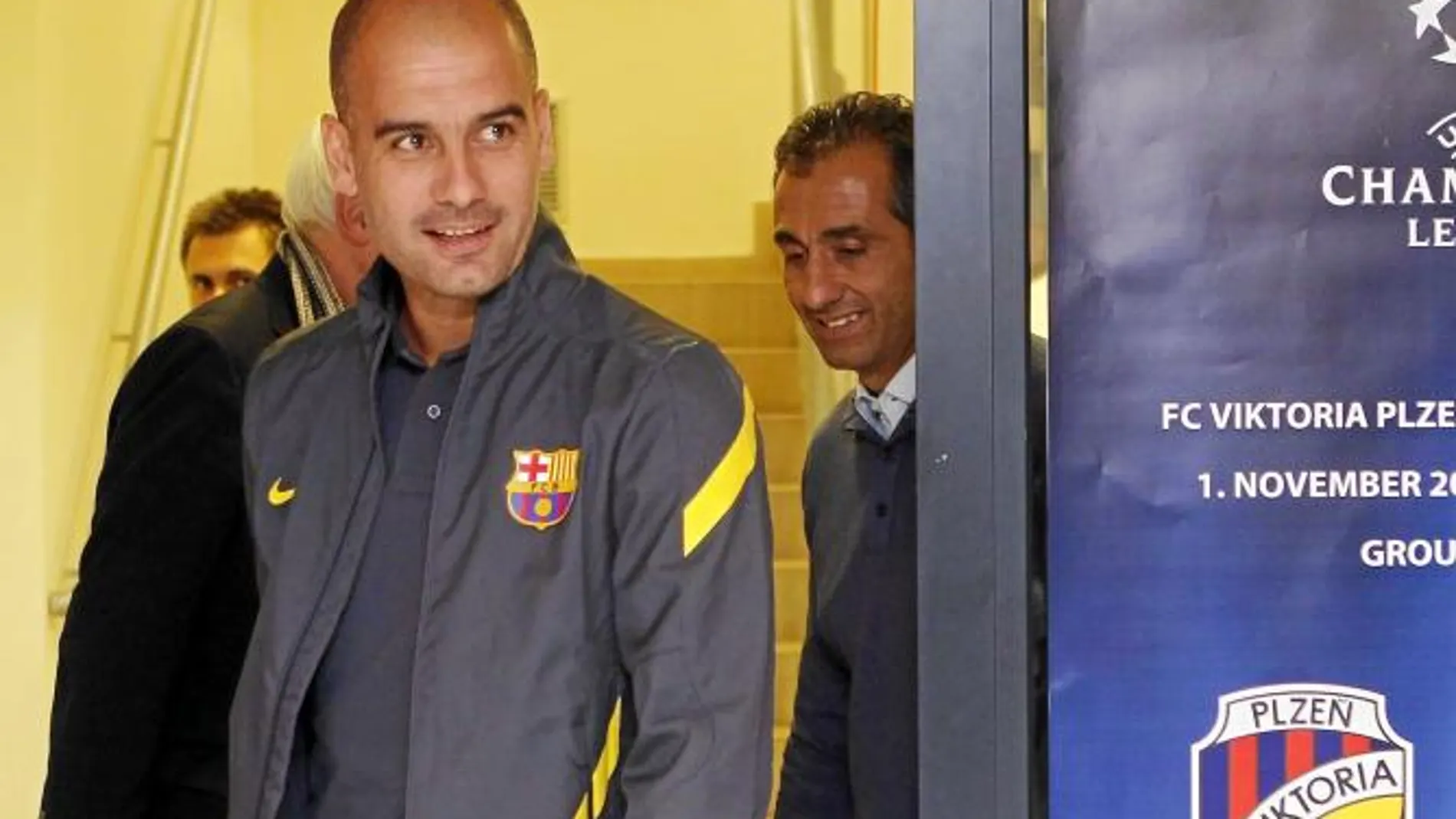 Pep Guardiola llegó a la sala de prensa del Eden Stadium de Praga esbozando una sonrisa