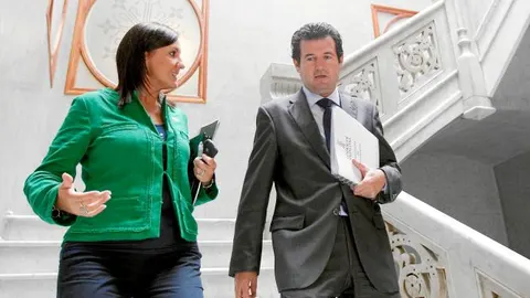 El portavoz del Consell, José Císcar, y la consellera de Educación, María José Catalá
