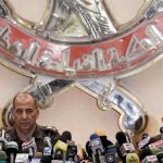 Lejos de reconocer su implicación en los altercados del domingo, el Ejército aseguró ayer que en sus filas también hay «mártires», pero que no se informa de ello para no afectar a la moral de los demás uniformados ni de los egipcios.