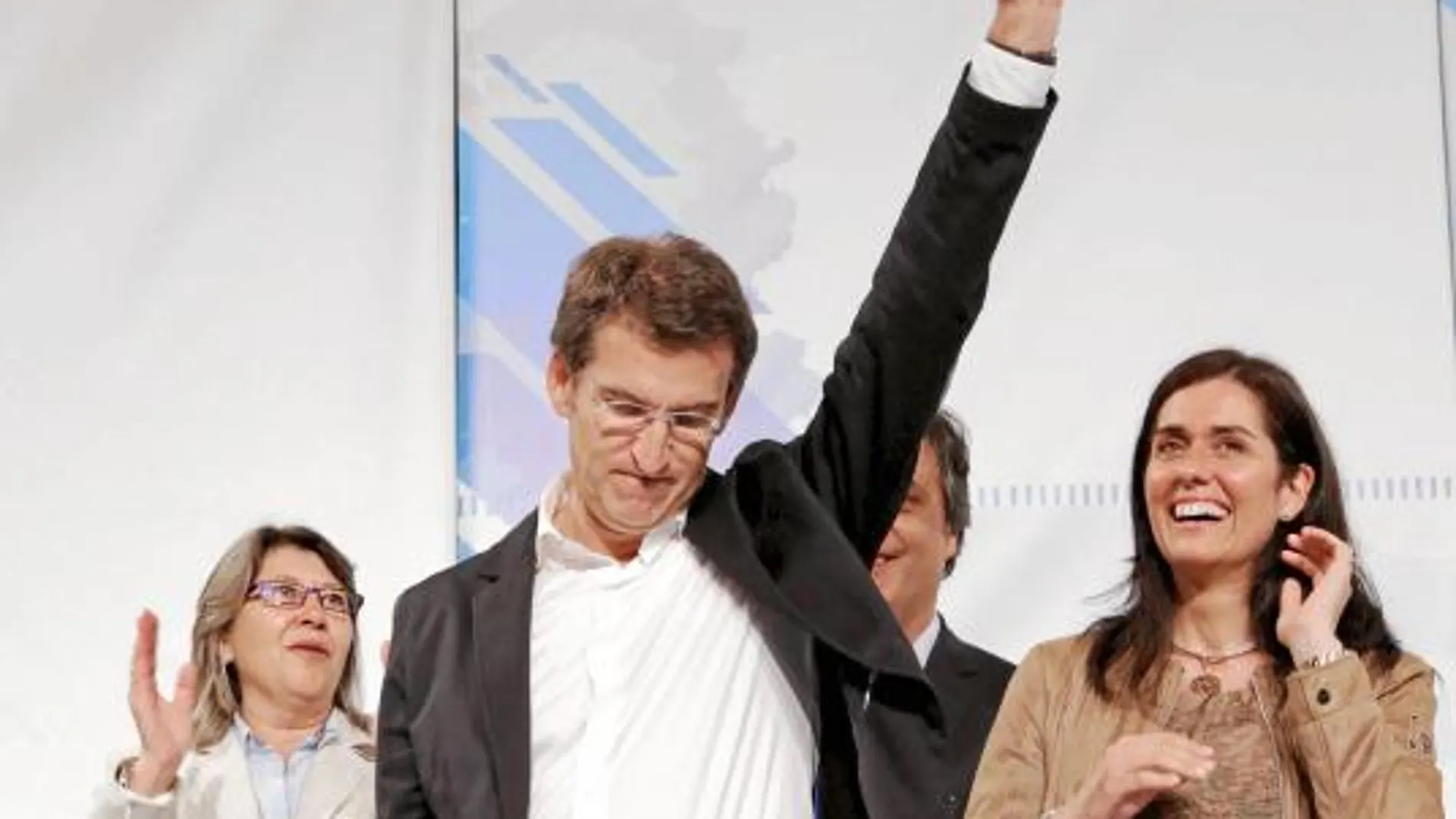 El candidato del PP, Alberto Núñez Feijóo, anoche en el inicio de campaña