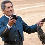 Andrés Vázquez dos orejas y rabo de un Victorino para celebrar los 80 años