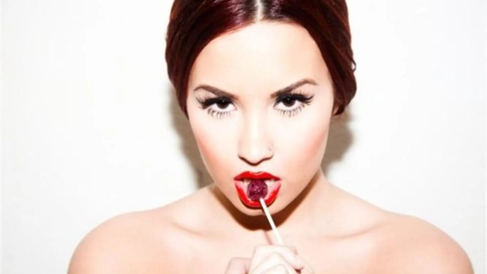 Demi Lovato posa 100% sensual bajo las órdenes de Tyler Shields