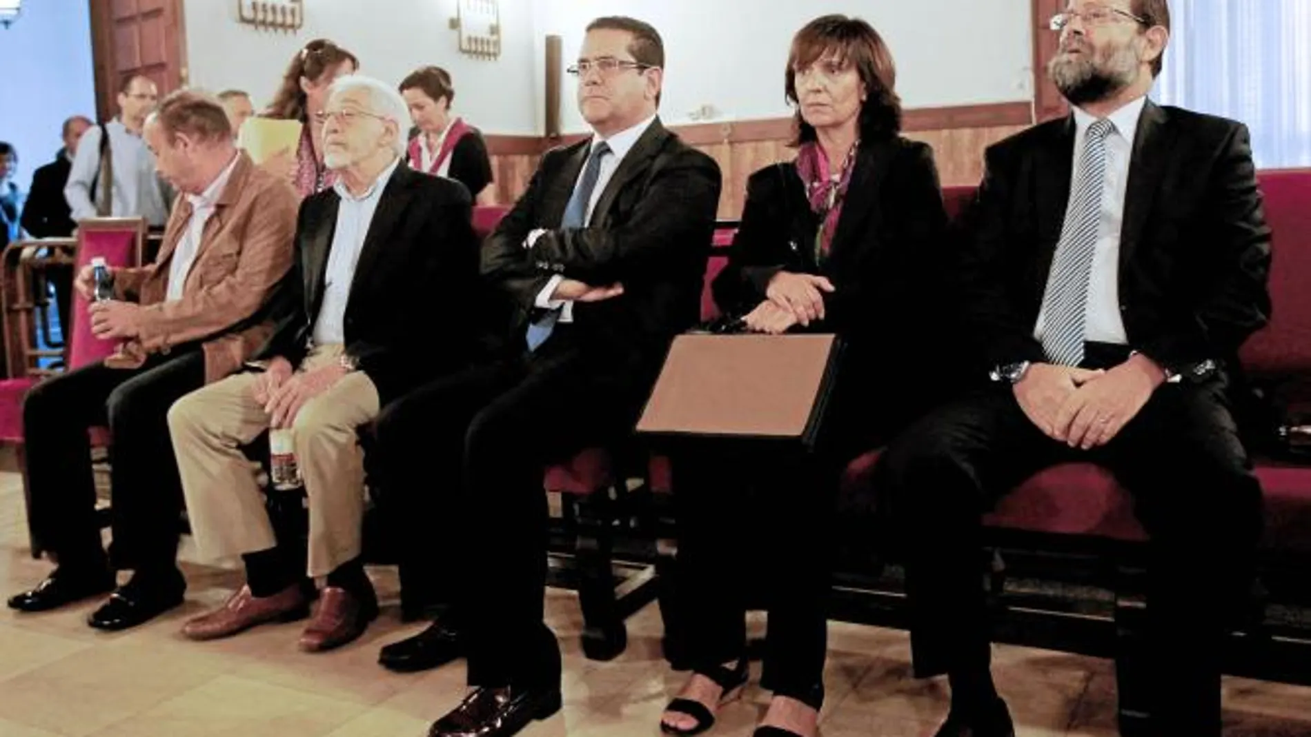 Juan Cansañ, Juan Antonio Altés, Jorge Bellver, María José Gasull y Pedro García Rabasa, ayer en el TSJ