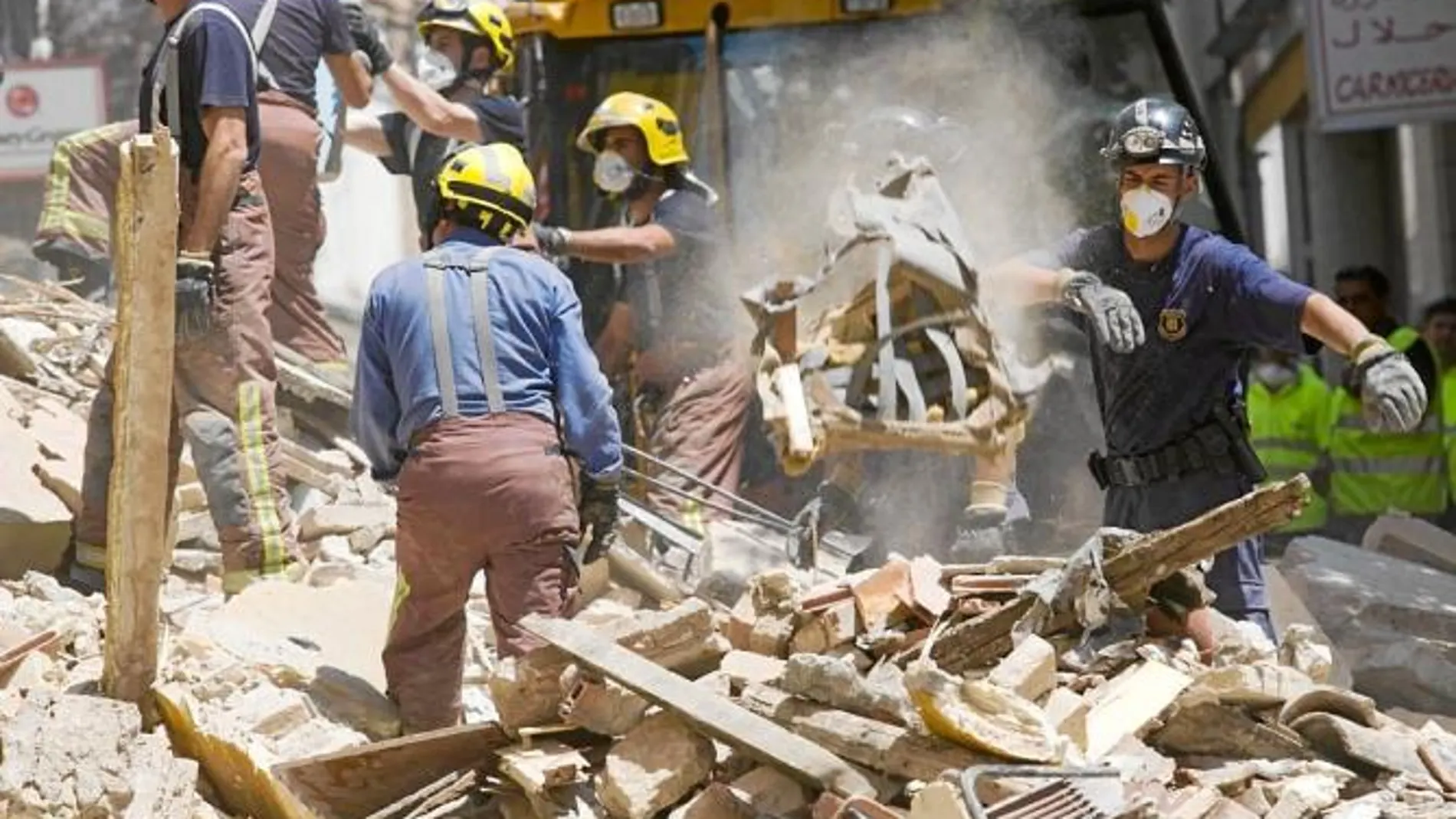 Investigan si hubo negligencia en el derrumbe de un edificio en Lleida