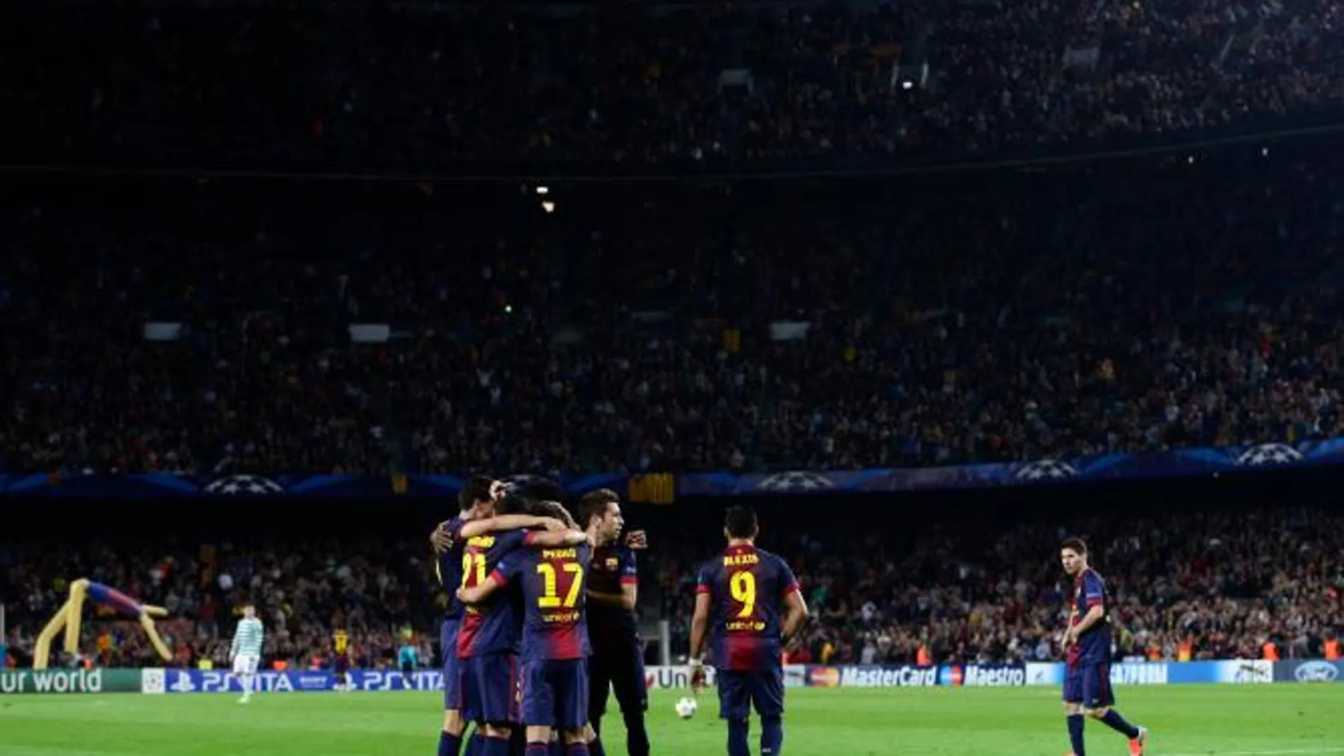 El FC Barcelona celebra un gol